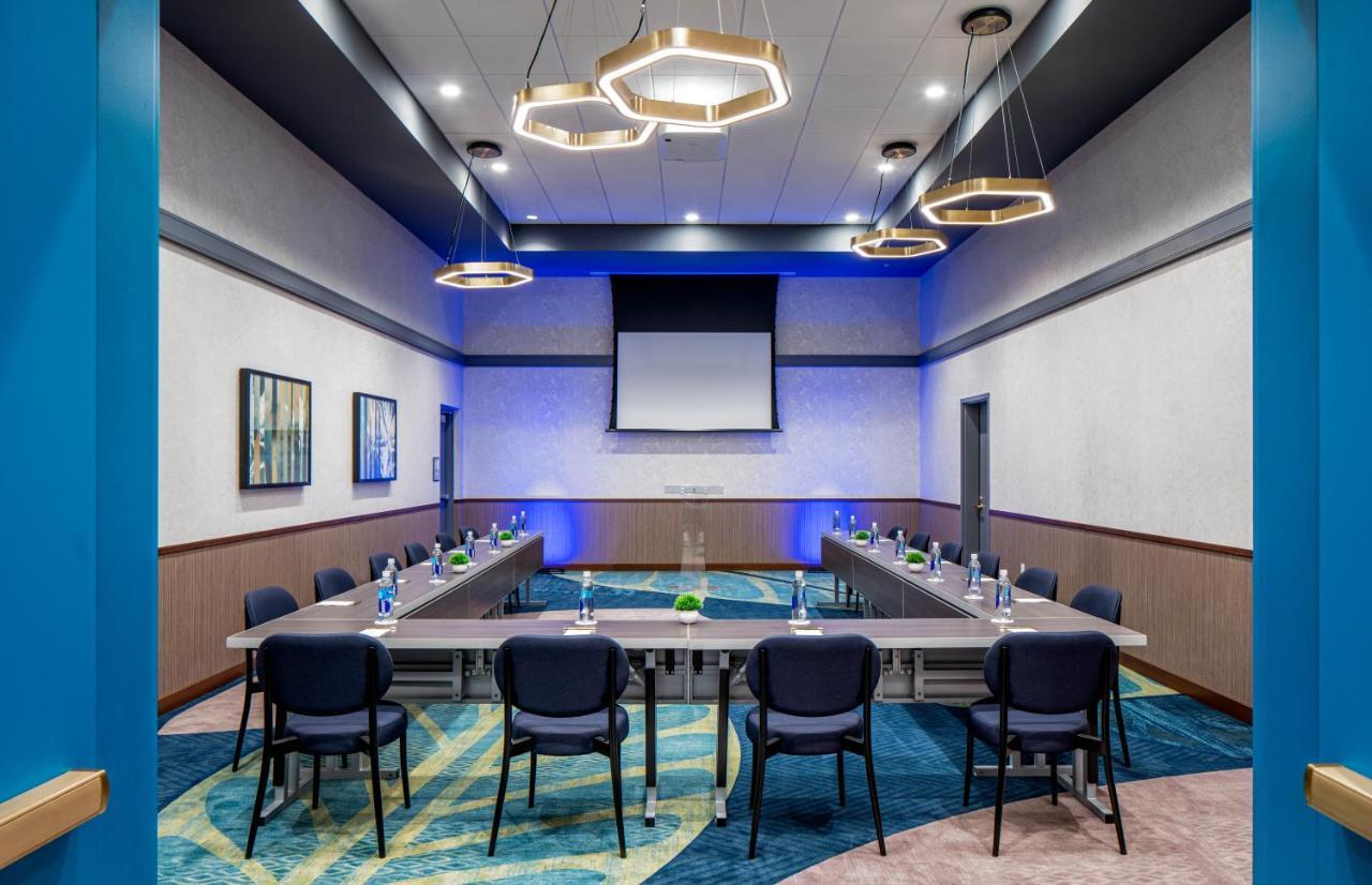 Hyatt House Downtown Hotel 3*