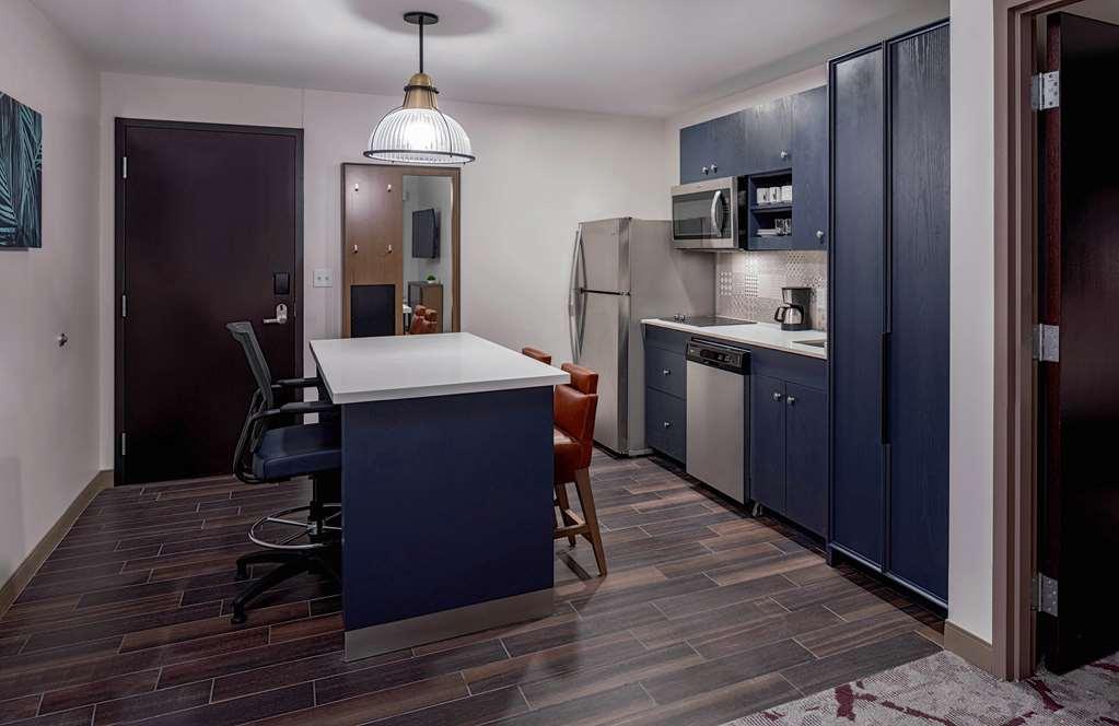 Hyatt House Downtown Hotel 3*